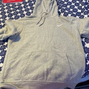 GREY NIKE SWEATSHIRT WITH HOOD